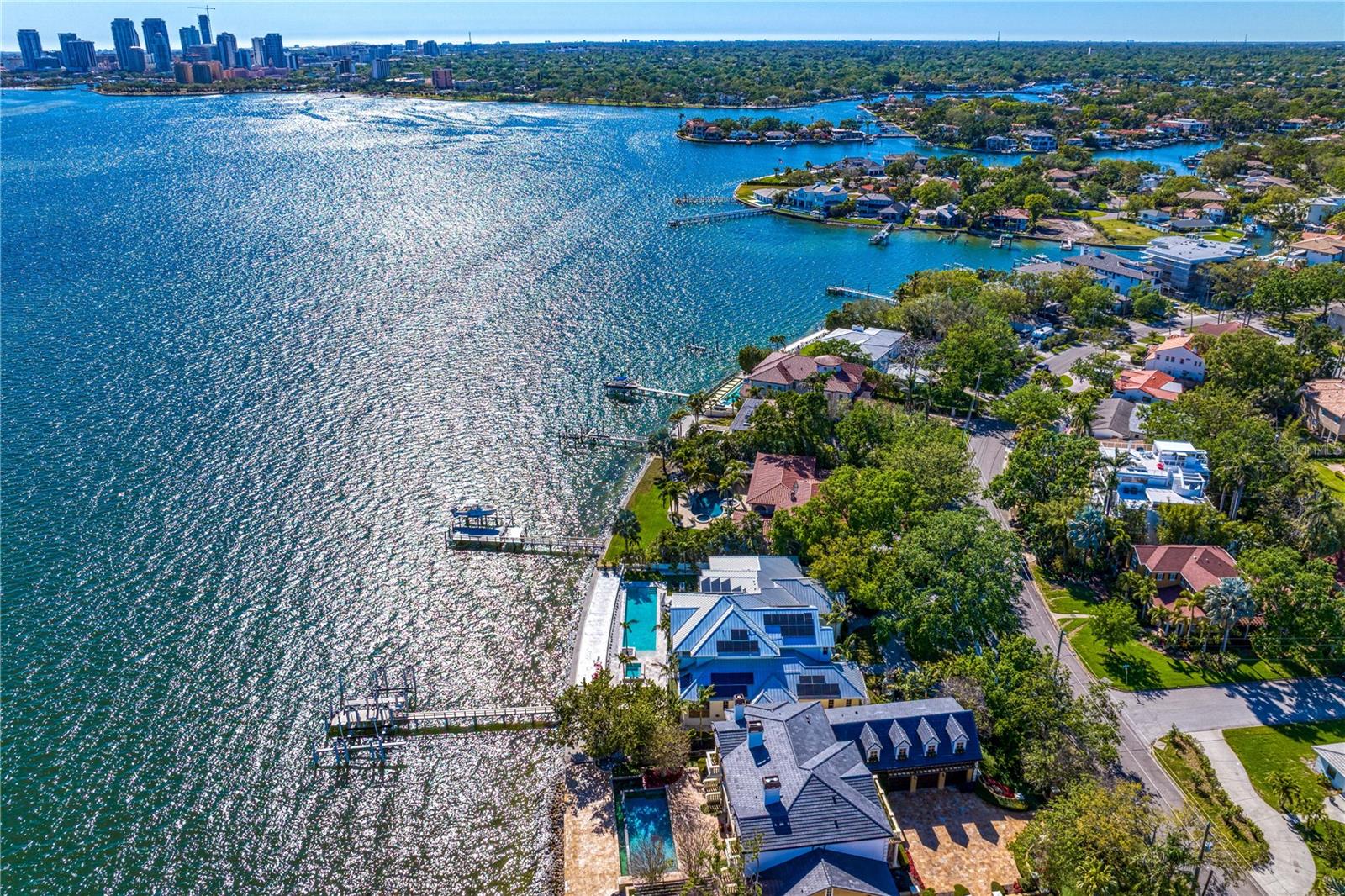 1695 BRIGHTWATERS BLVD NE, ST PETERSBURG, FL, 33704