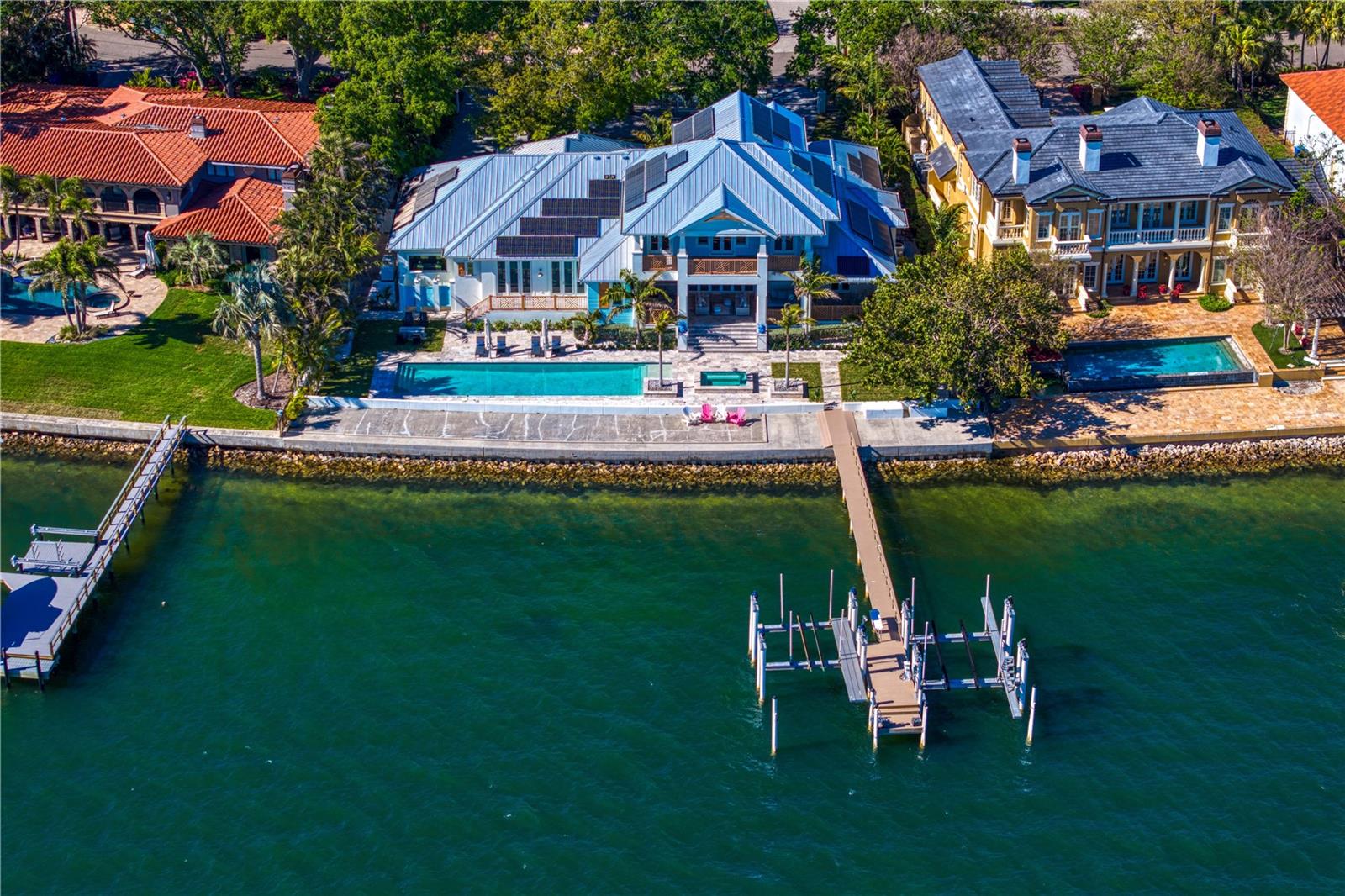 1695 BRIGHTWATERS BLVD NE, ST PETERSBURG, FL, 33704