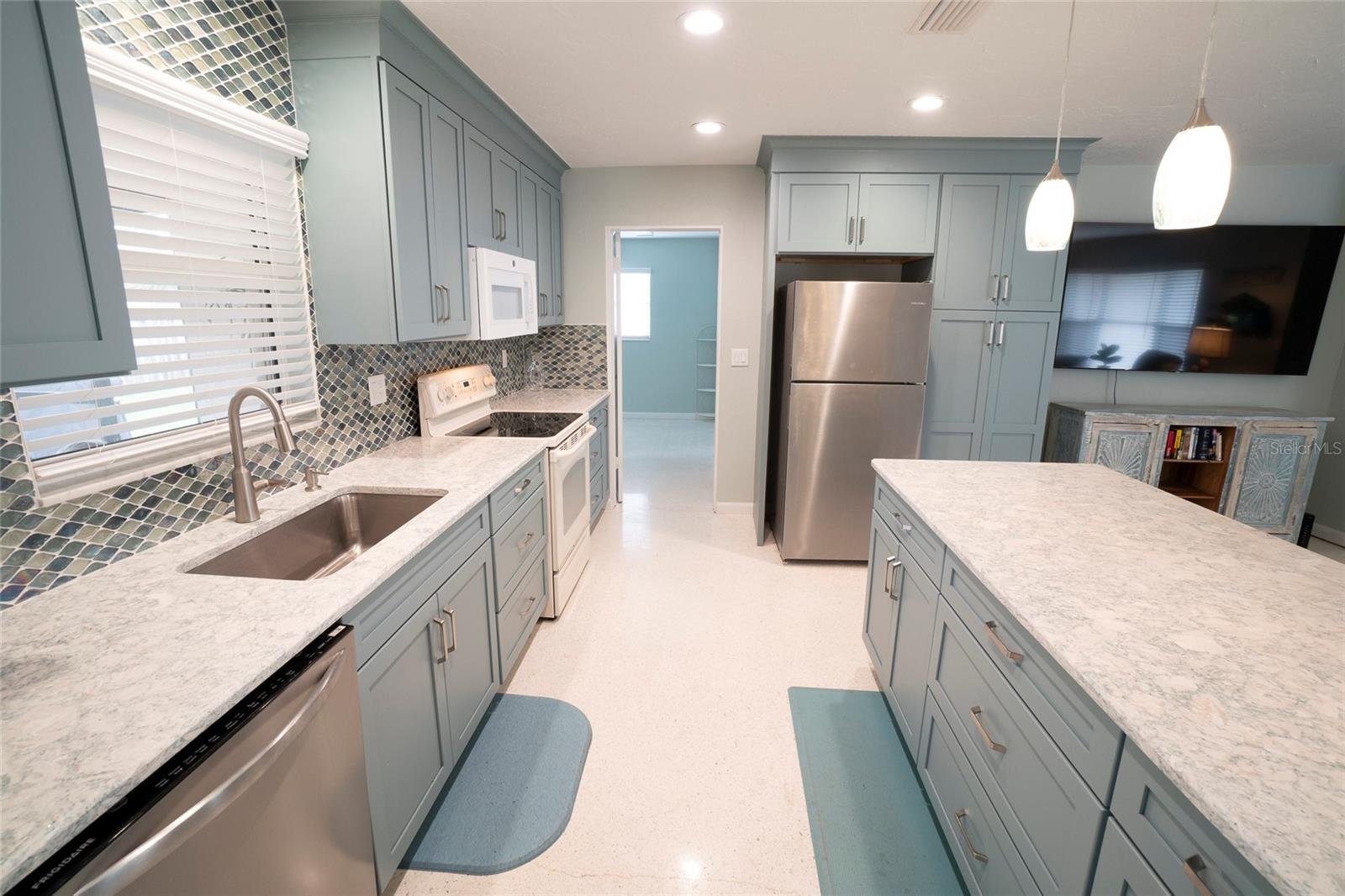 1025 FALCON RD, VENICE, FL, 34293