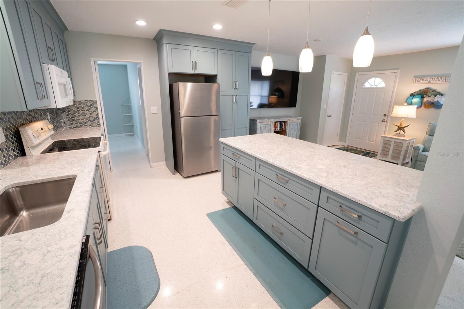 1025 FALCON RD, VENICE, FL, 34293
