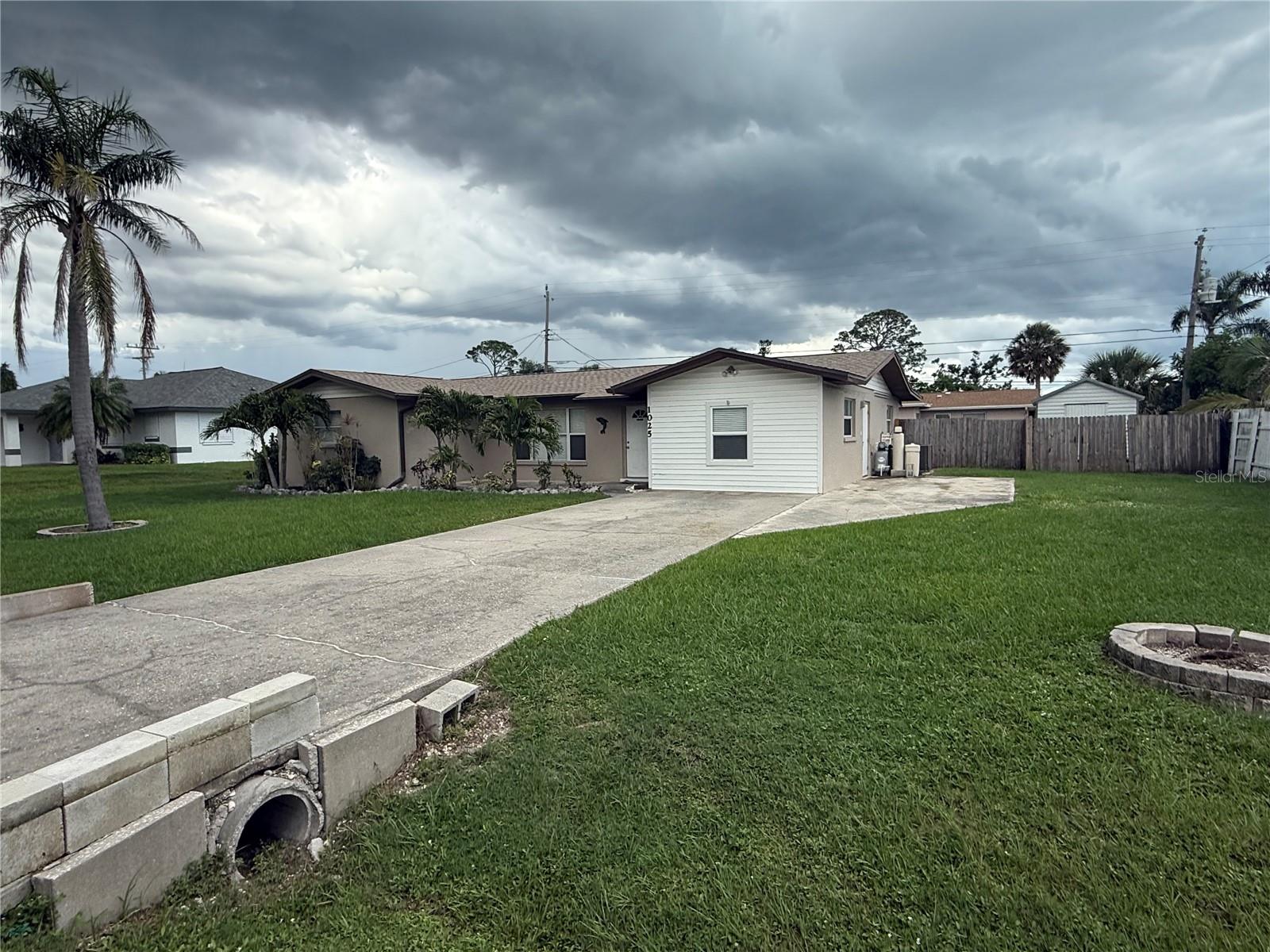1025 FALCON RD, VENICE, FL, 34293