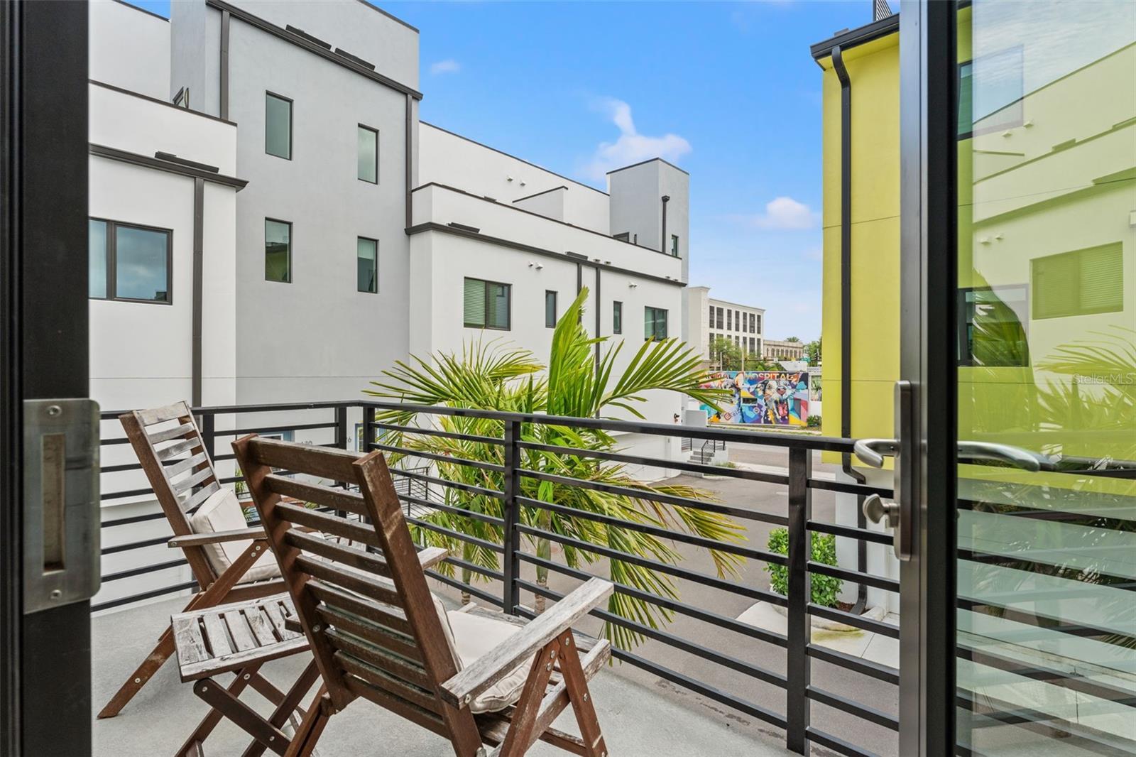 907 ARLINGTON AVE N, ST PETERSBURG, FL, 33705