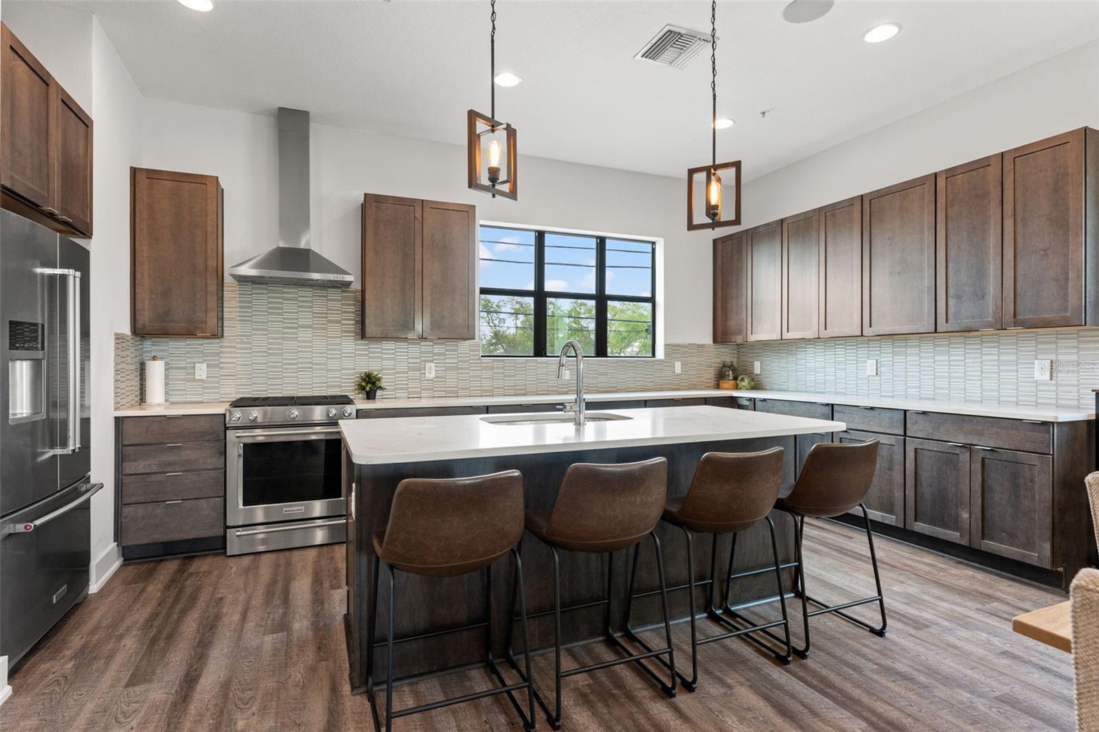 907 ARLINGTON AVE N, ST PETERSBURG, FL, 33705