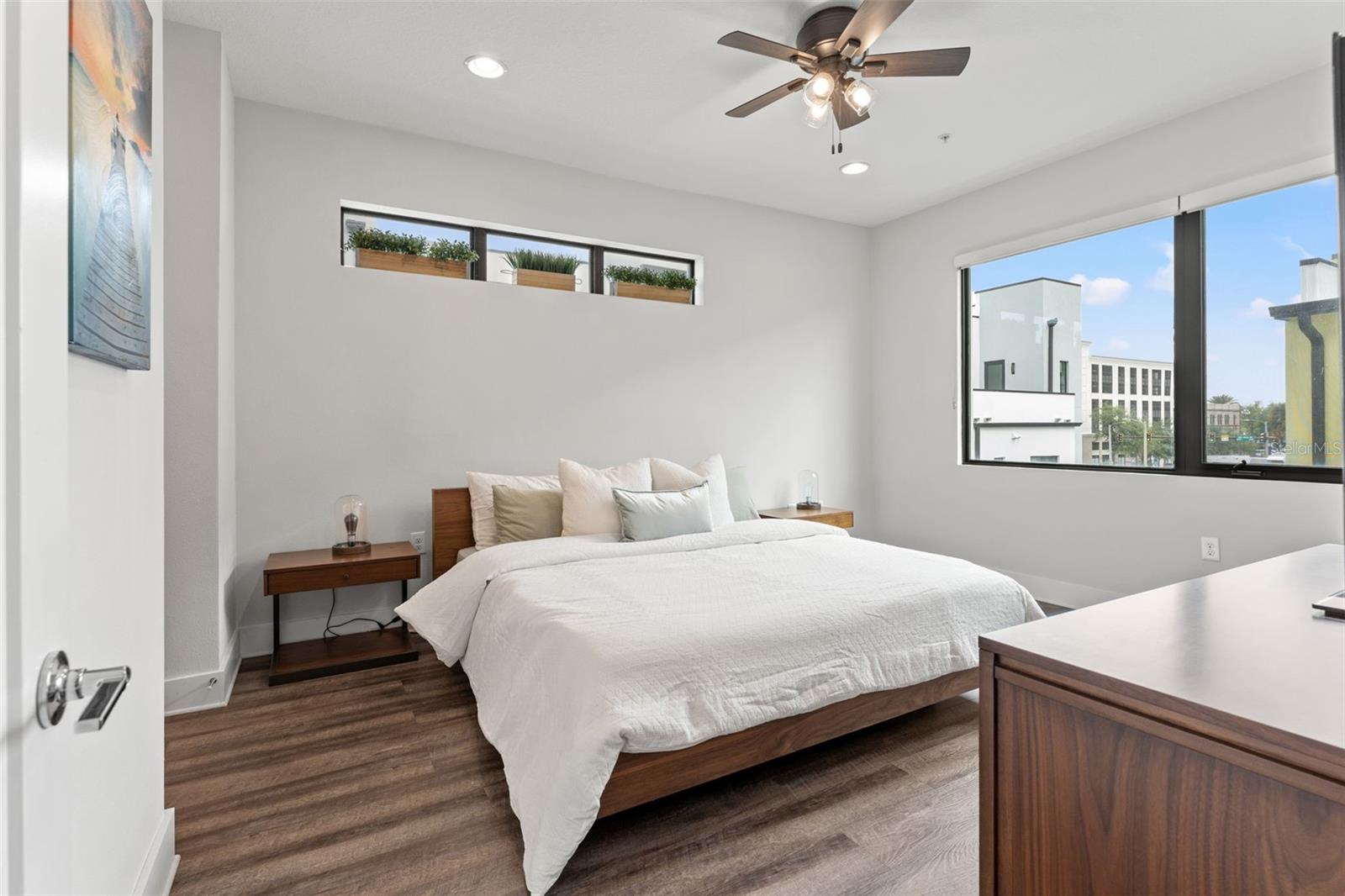 907 ARLINGTON AVE N, ST PETERSBURG, FL, 33705