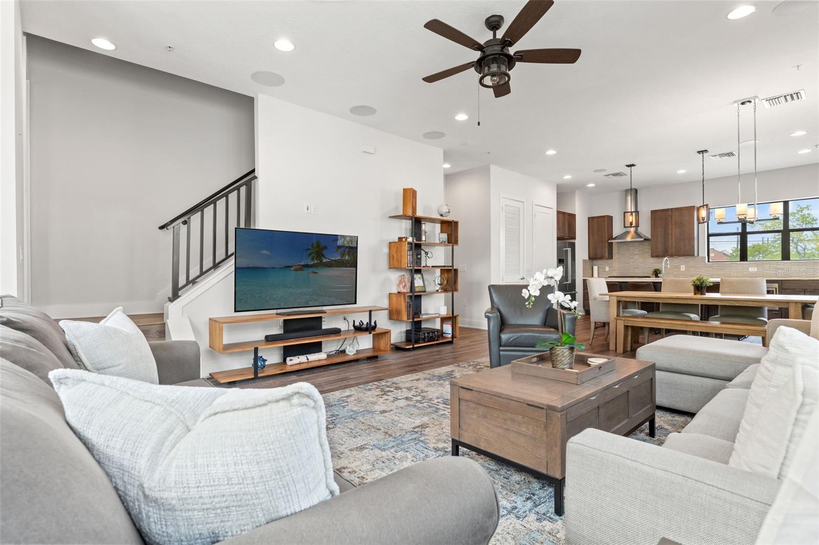 907 ARLINGTON AVE N, ST PETERSBURG, FL, 33705