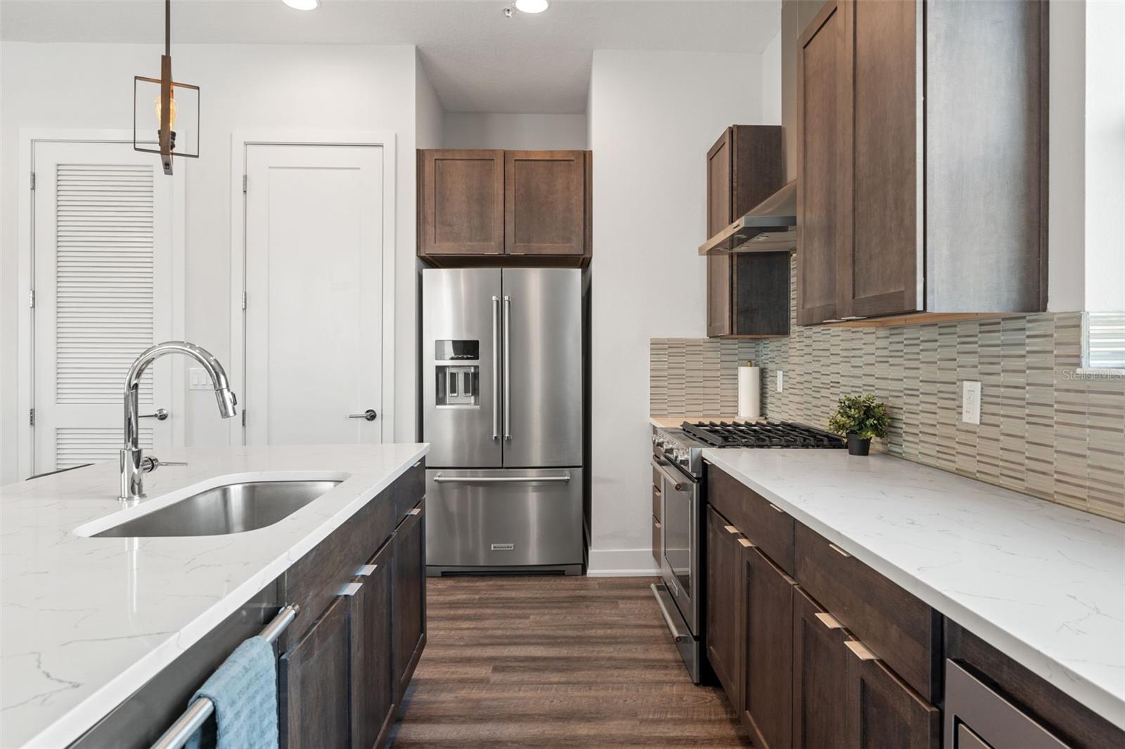 907 ARLINGTON AVE N, ST PETERSBURG, FL, 33705