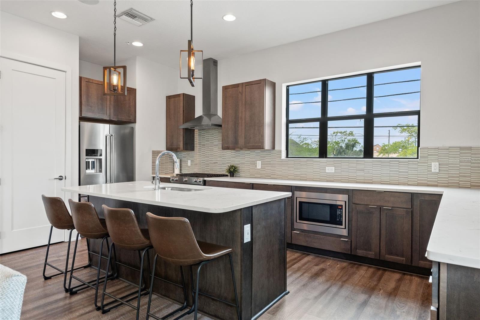 907 ARLINGTON AVE N, ST PETERSBURG, FL, 33705