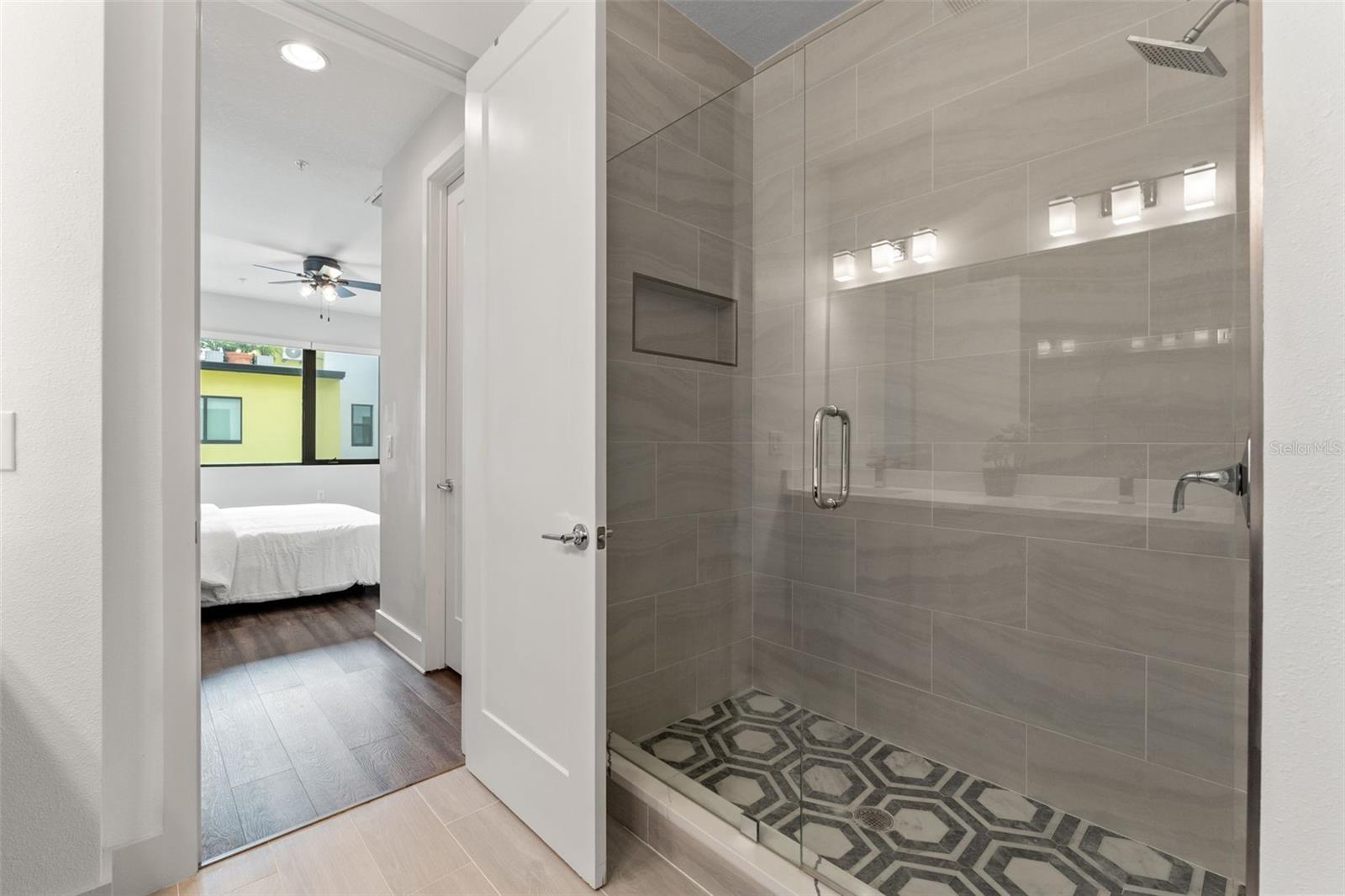 907 ARLINGTON AVE N, ST PETERSBURG, FL, 33705