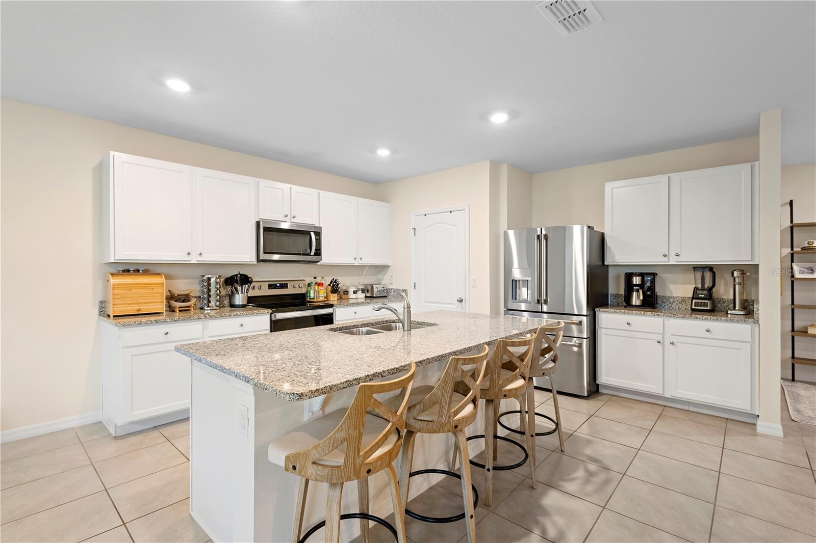 805 BAYLOR DR, DELTONA, FL, 32725