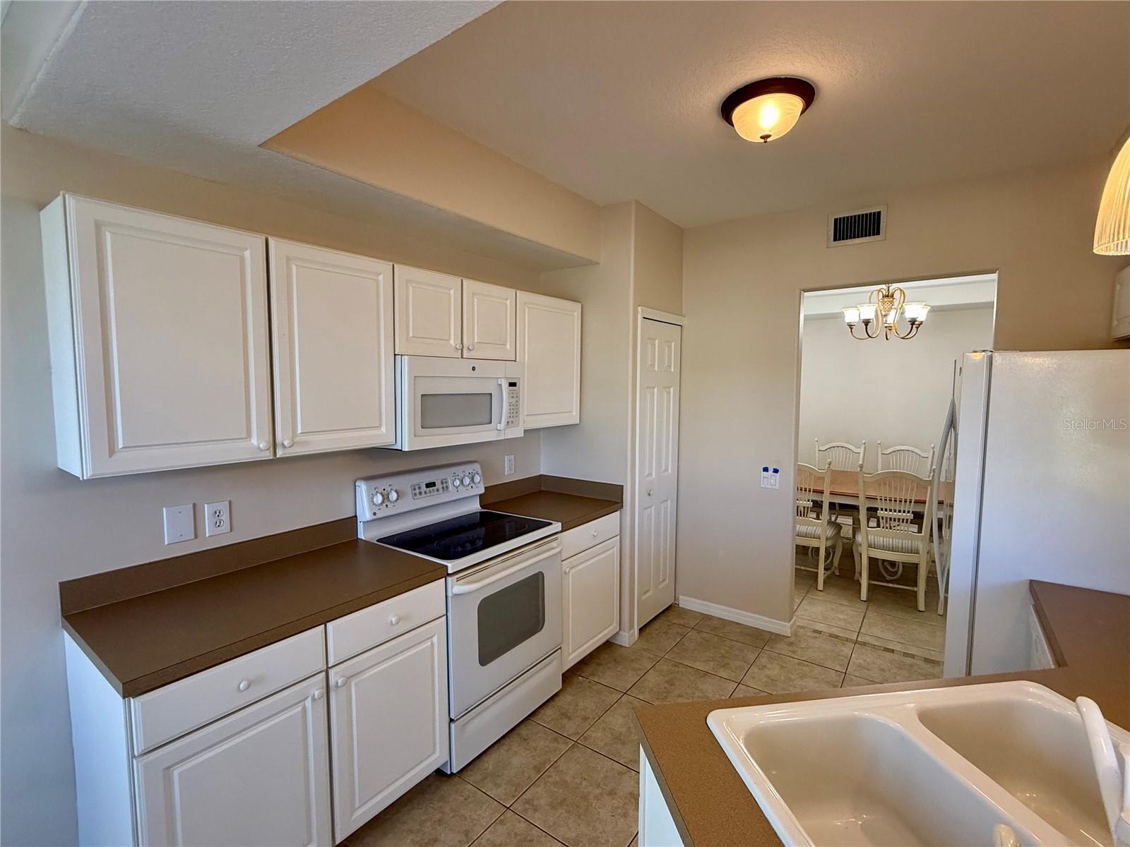6940 PROSPERITY CIR #402, SARASOTA, FL, 34238