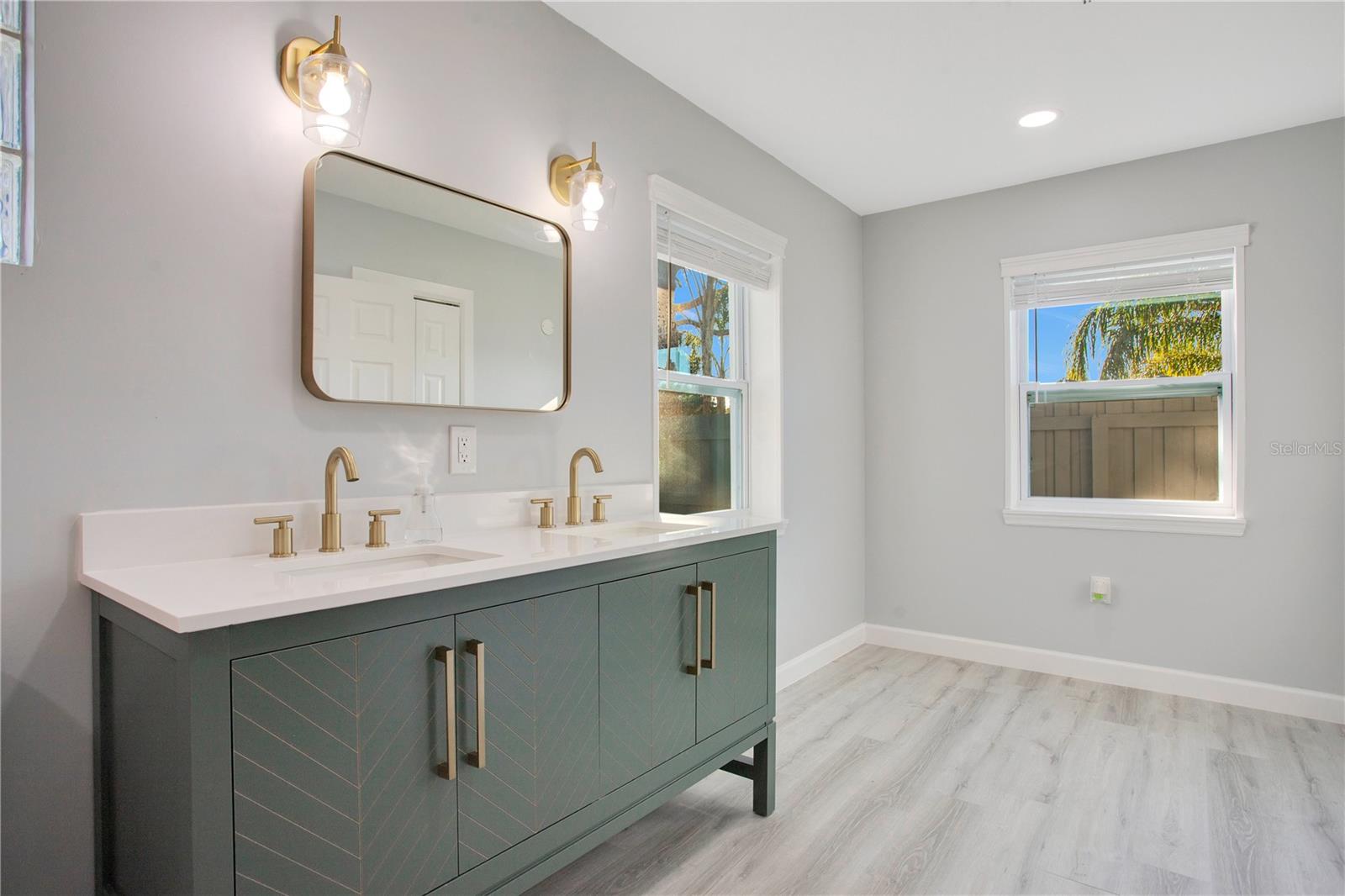 716 69TH AVE W, BRADENTON, FL, 34207