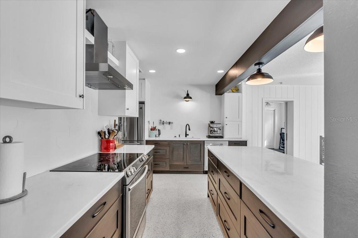 8258 FOREST CIR, SEMINOLE, FL, 33776