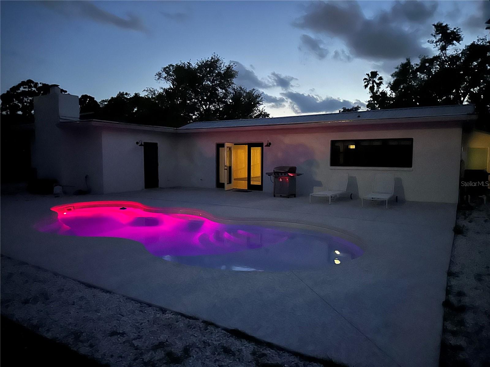 8258 FOREST CIR, SEMINOLE, FL, 33776
