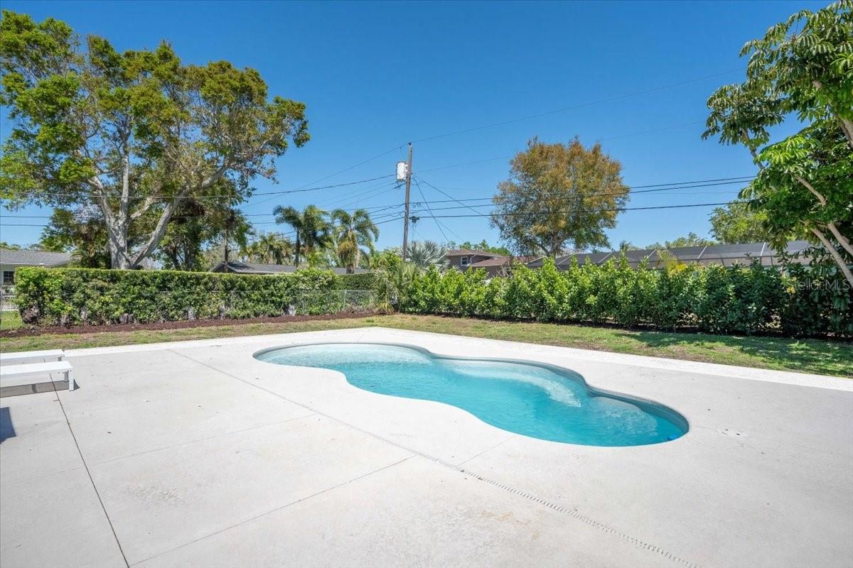 8258 FOREST CIR, SEMINOLE, FL, 33776