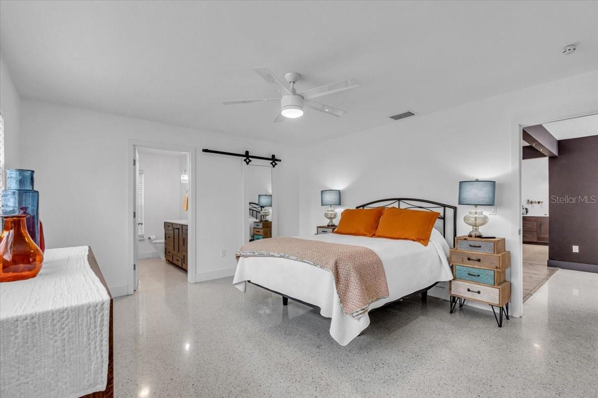 8258 FOREST CIR, SEMINOLE, FL, 33776