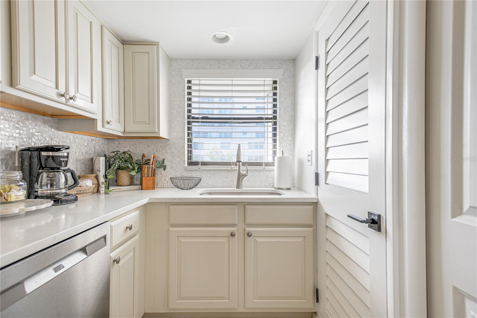 15 GLENDALE ST #B6, CLEARWATER BEACH, FL, 33767