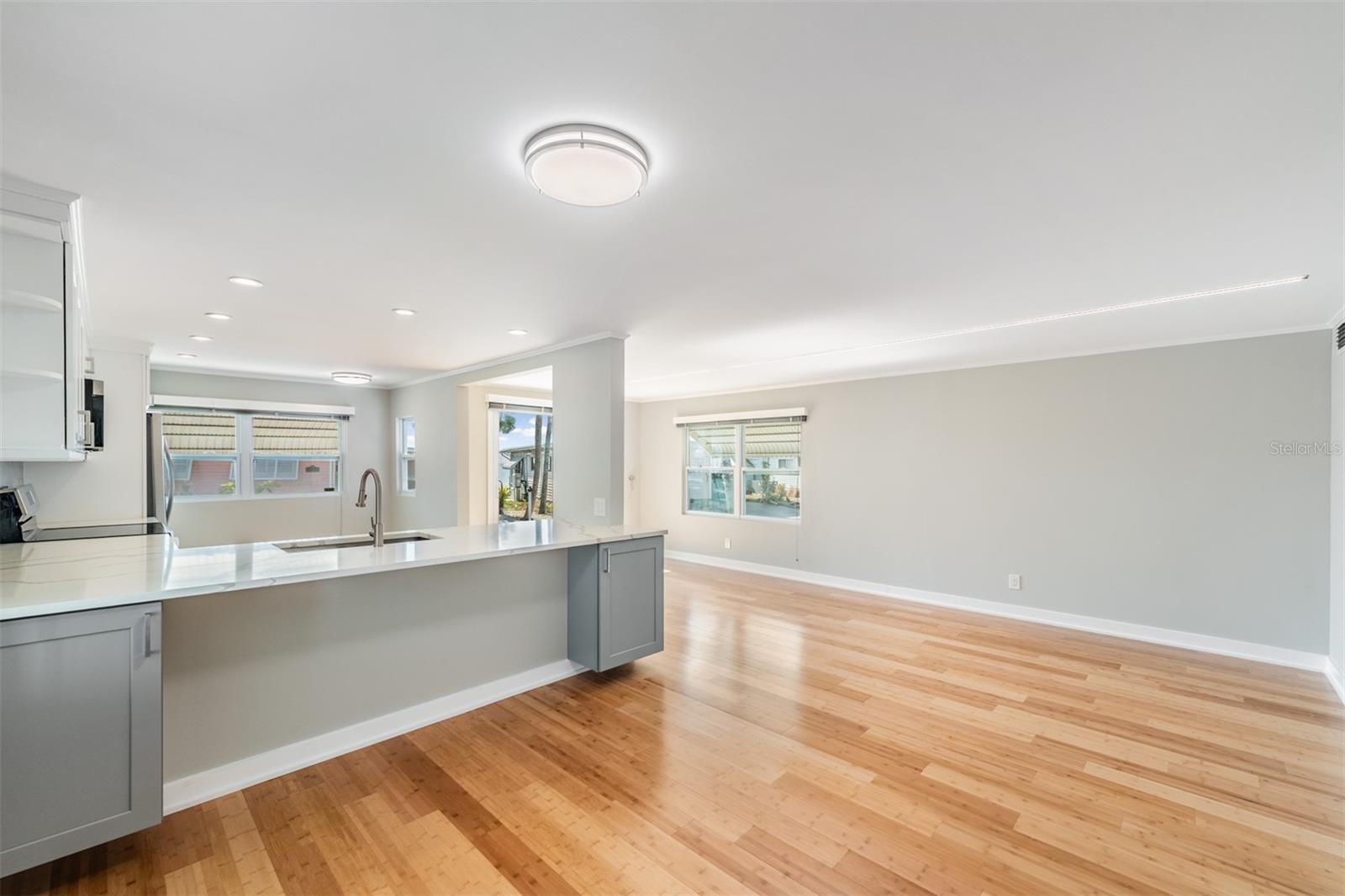 4851 W GANDY BLVD #B15L25, TAMPA, FL, 33611