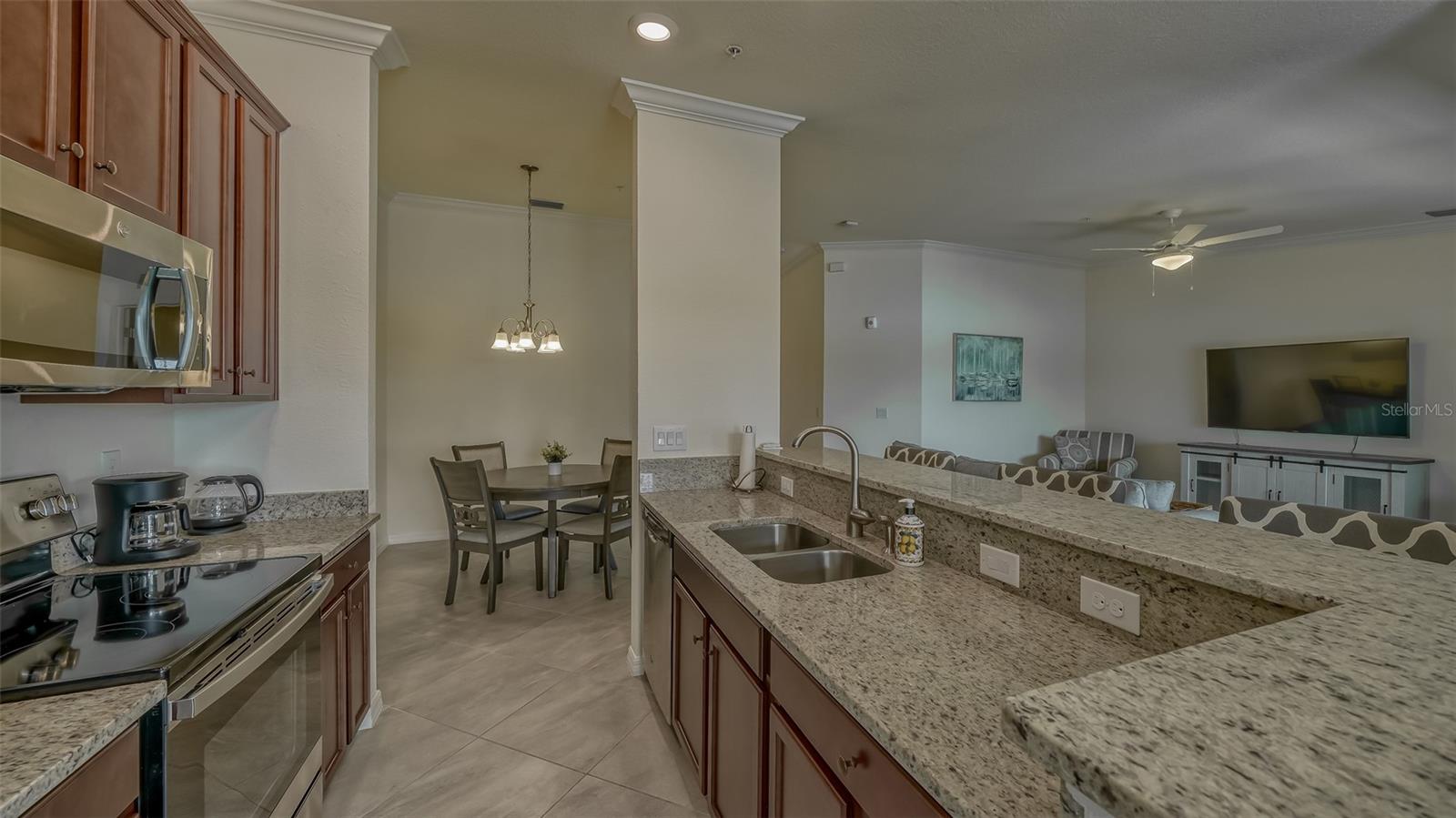 5624 PALMER CIR #203, BRADENTON, FL, 34211