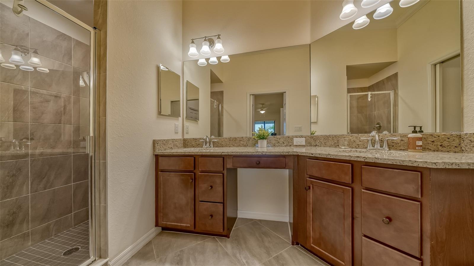 5624 PALMER CIR #203, BRADENTON, FL, 34211