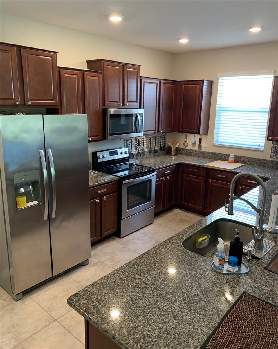 10668 LAKE MONTAUK DR, RIVERVIEW, FL, 33578