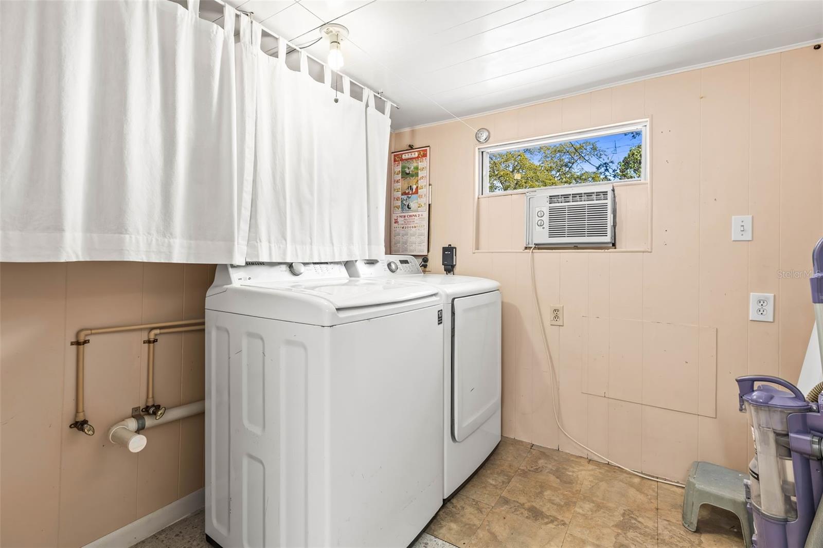 6145 MAIN STS, NEW PORT RICHEY, FL, 34653