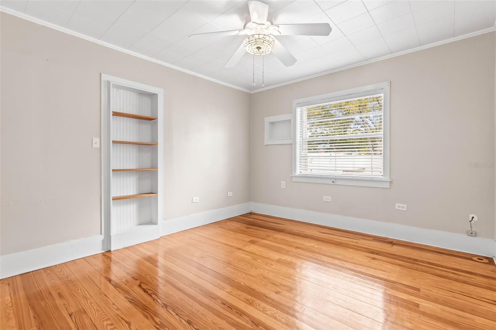 6145 MAIN STS, NEW PORT RICHEY, FL, 34653