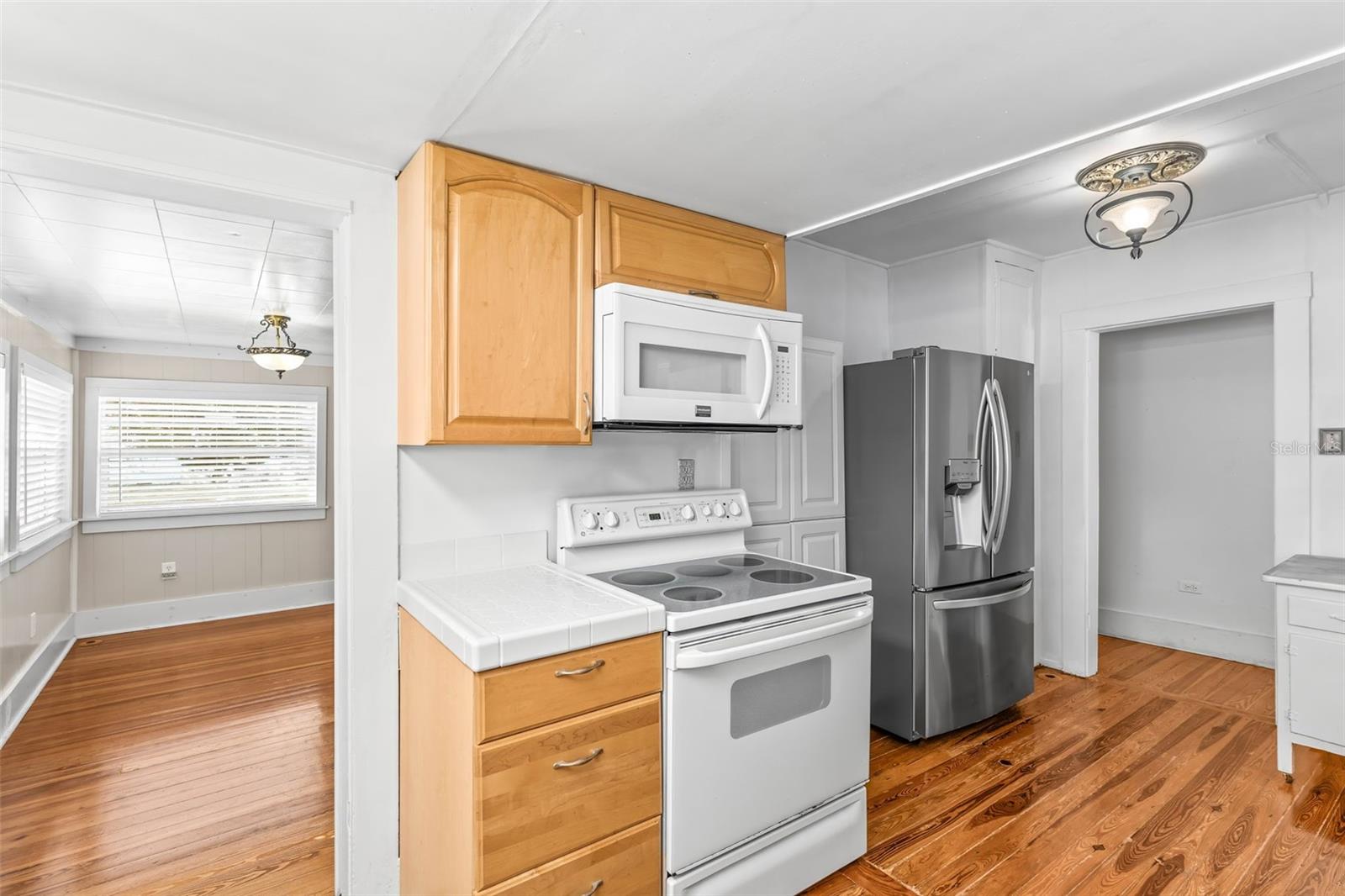 6145 MAIN STS, NEW PORT RICHEY, FL, 34653