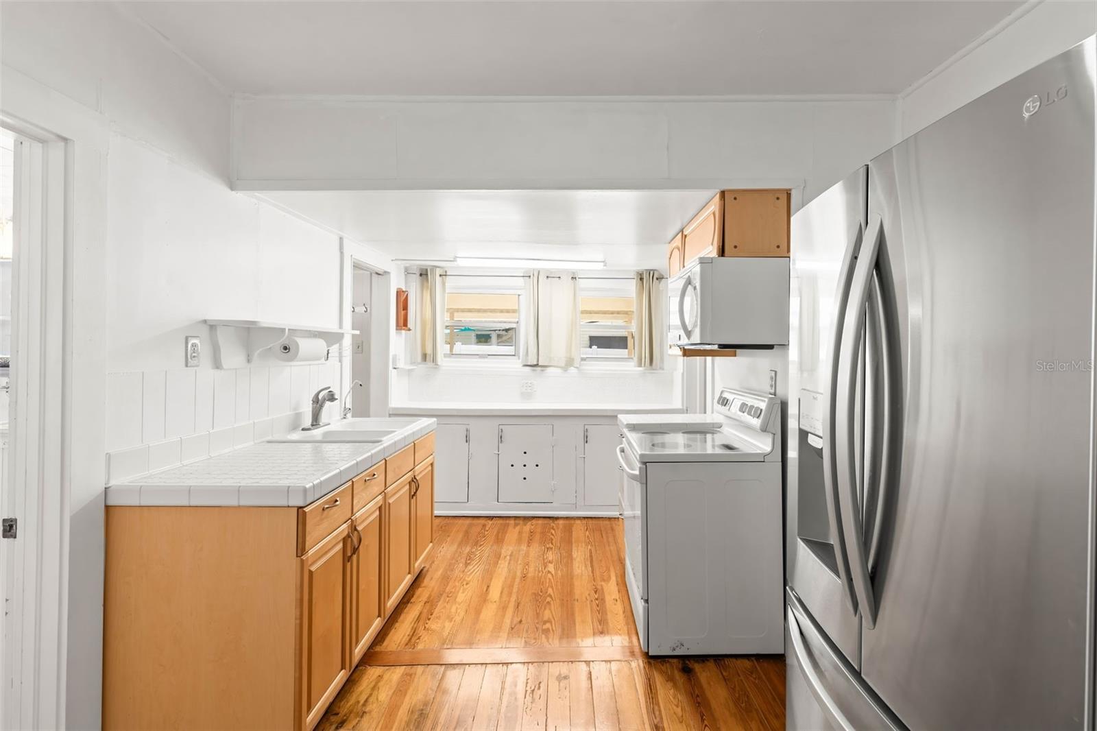 6145 MAIN STS, NEW PORT RICHEY, FL, 34653