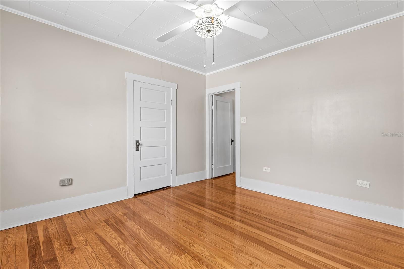 6145 MAIN STS, NEW PORT RICHEY, FL, 34653