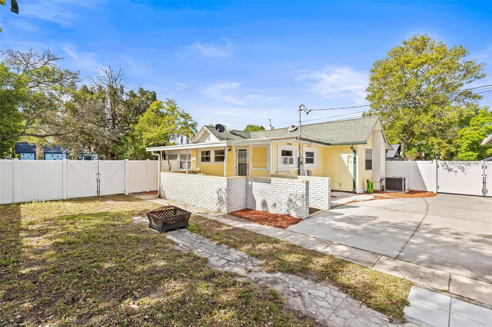 6145 MAIN STS, NEW PORT RICHEY, FL, 34653