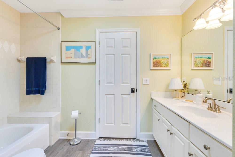 6082 TWIN LAKES DR, OVIEDO, FL, 32765