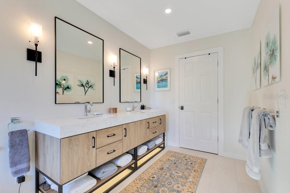 6082 TWIN LAKES DR, OVIEDO, FL, 32765