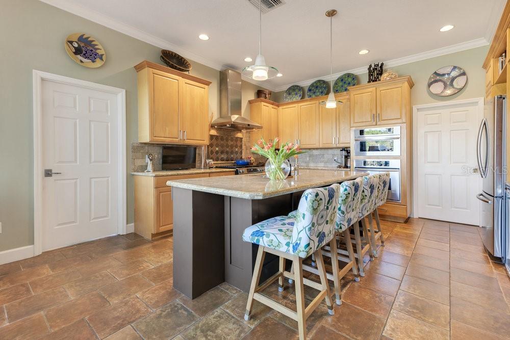 6082 TWIN LAKES DR, OVIEDO, FL, 32765