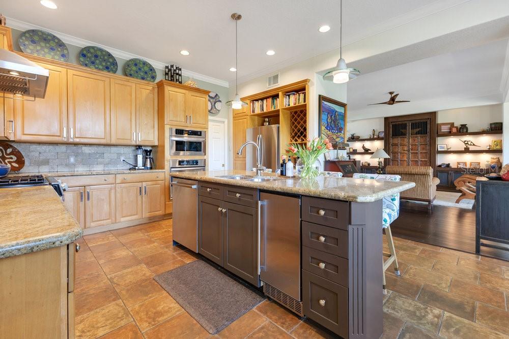 6082 TWIN LAKES DR, OVIEDO, FL, 32765