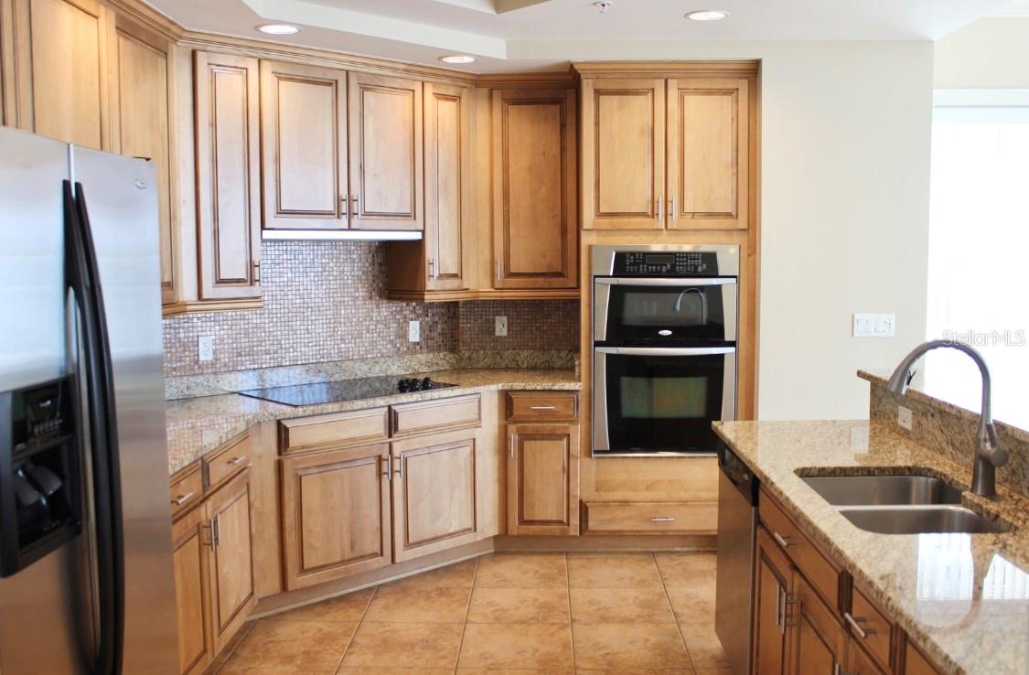140 RIVIERA DUNES WAY #304, PALMETTO, FL, 34221
