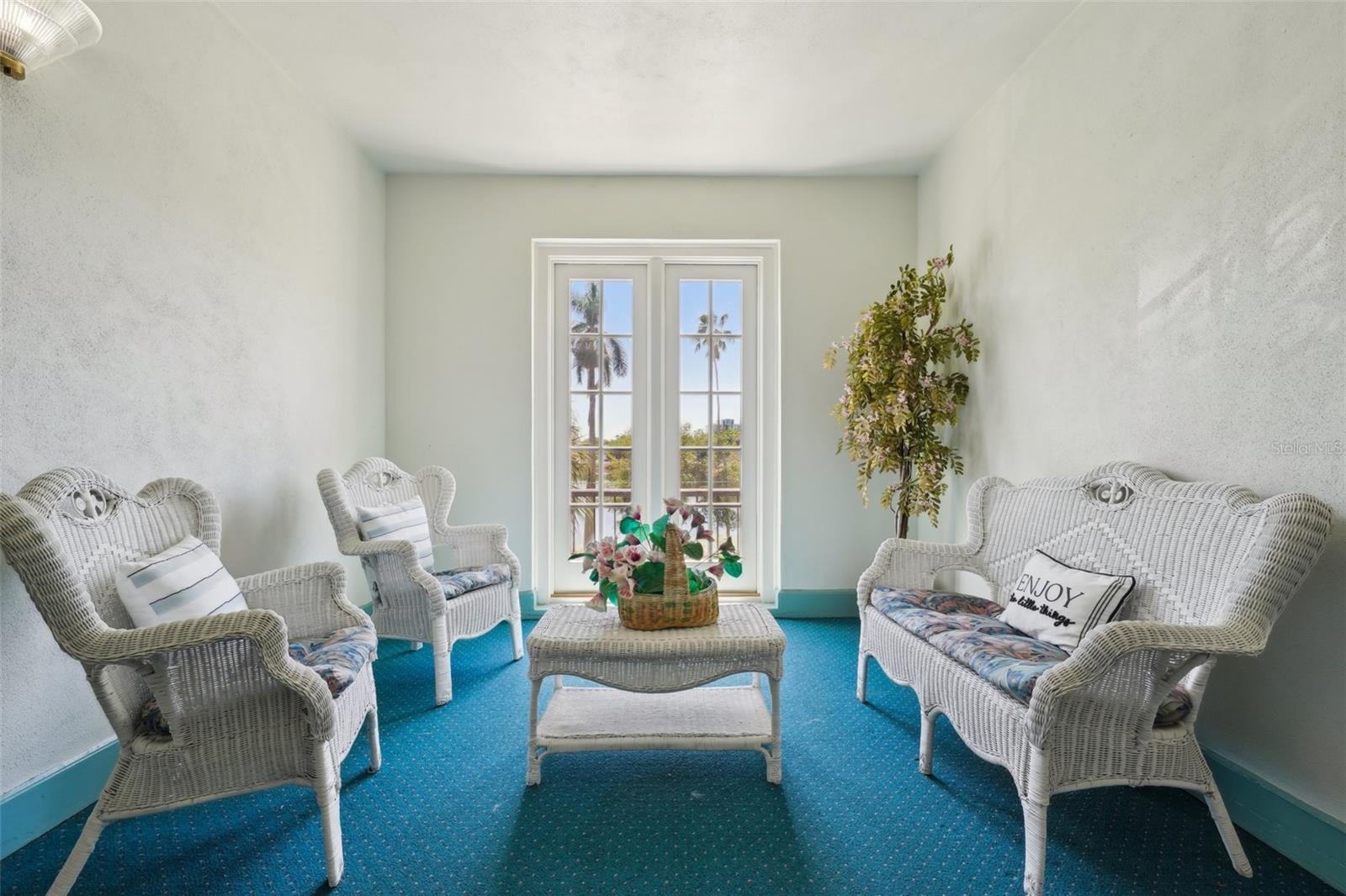 701 MIRROR LAKE DR N #119, ST PETERSBURG, FL, 33701