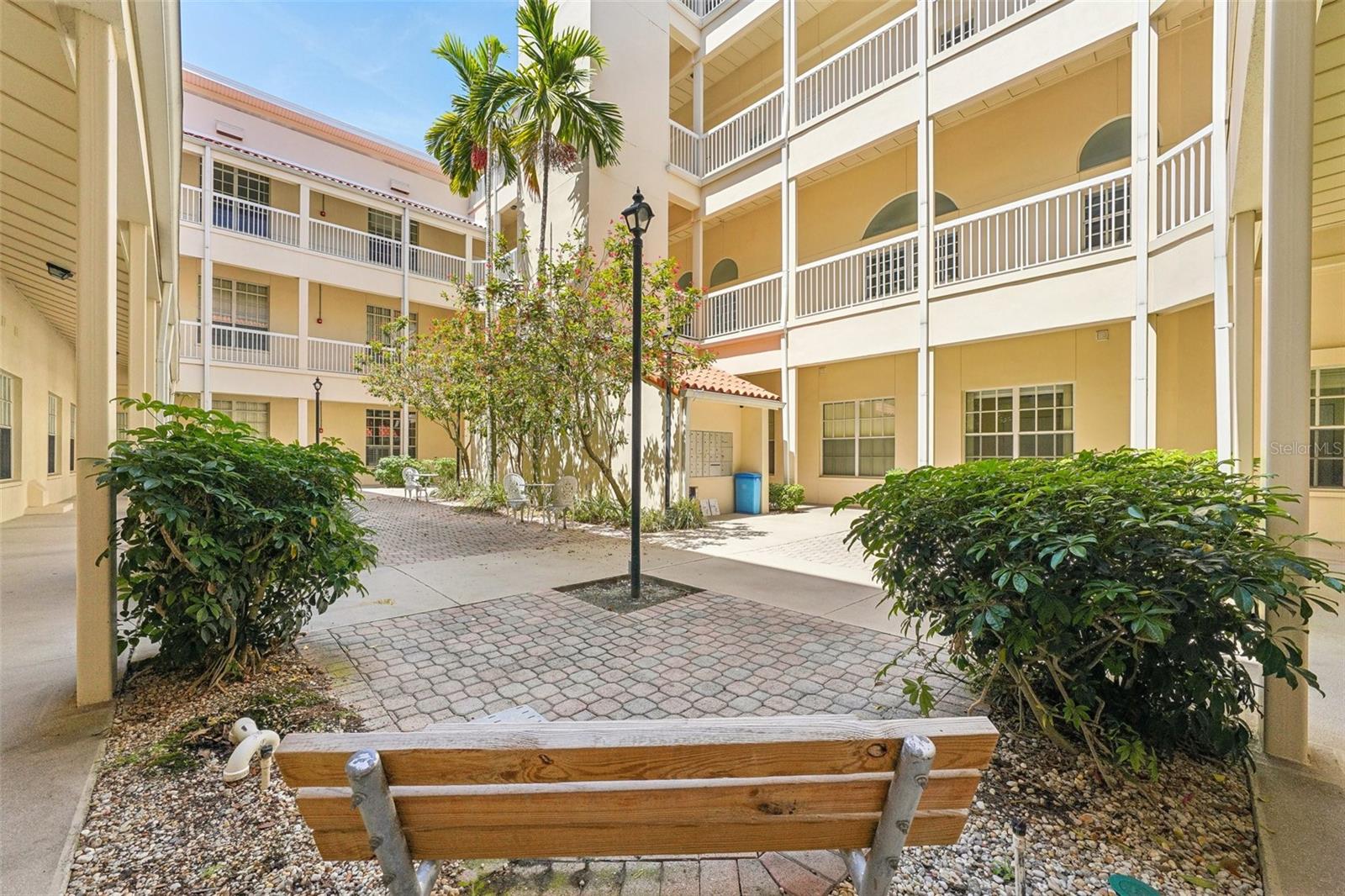 701 MIRROR LAKE DR N #119, ST PETERSBURG, FL, 33701