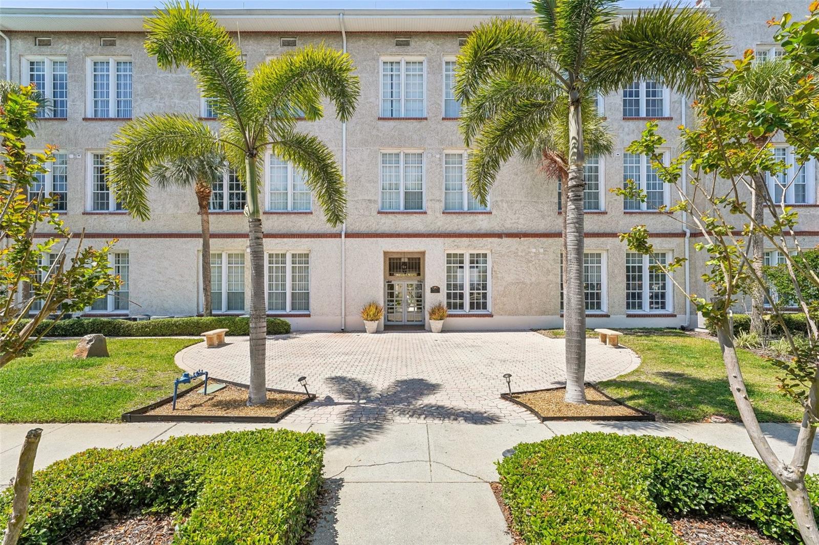701 MIRROR LAKE DR N #119, ST PETERSBURG, FL, 33701