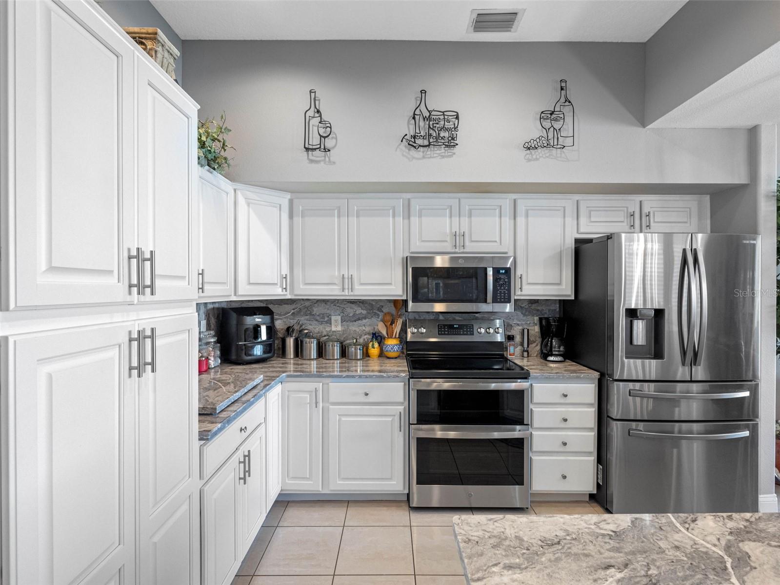 Kitchen with quartz counters