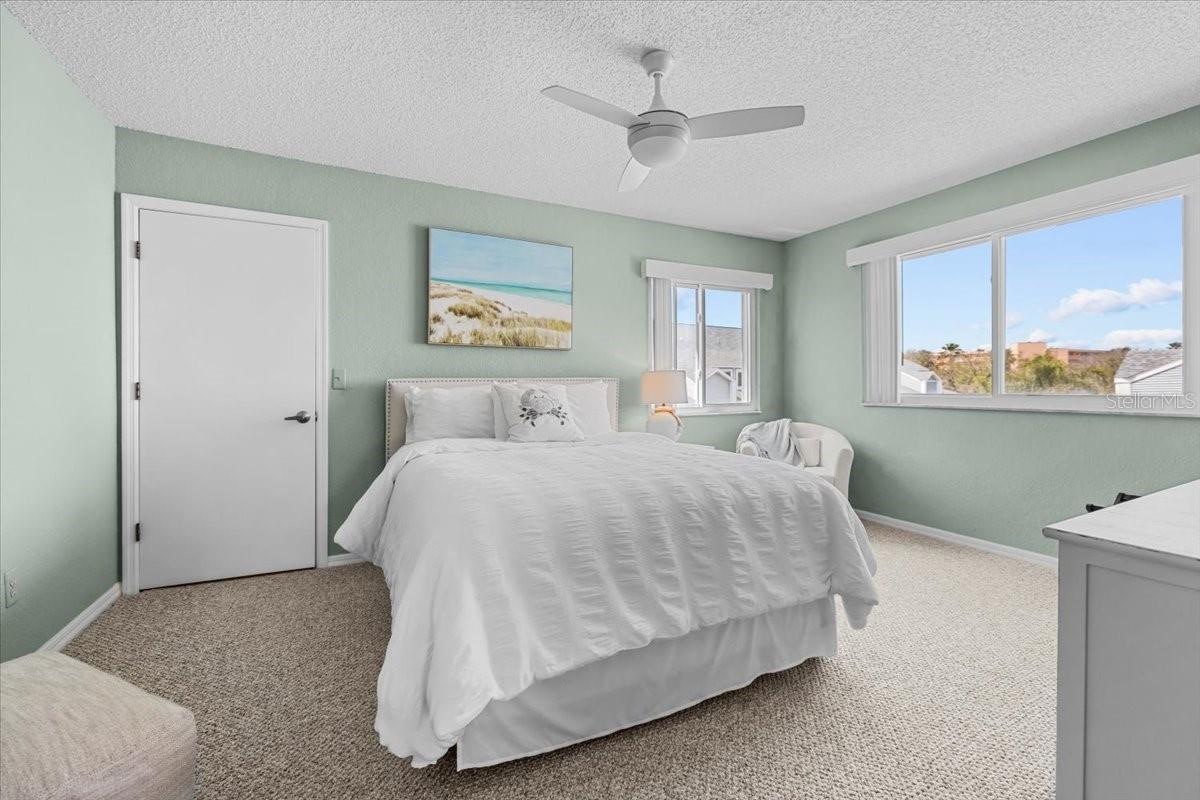 911 HARBOUR HOUSE DR, INDIAN ROCKS BEACH, FL, 33785
