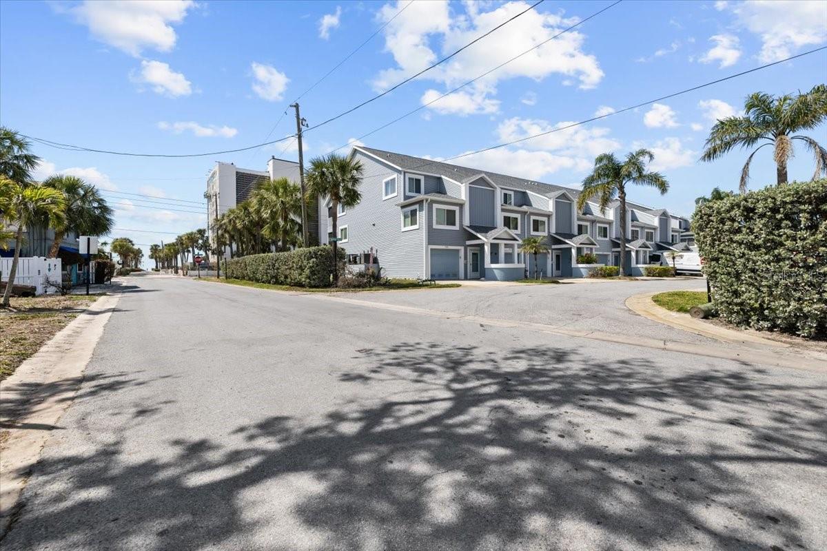 911 HARBOUR HOUSE DR, INDIAN ROCKS BEACH, FL, 33785