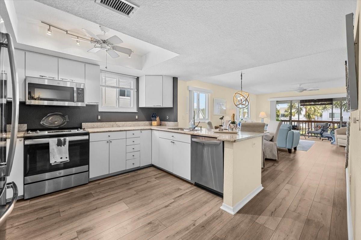 911 HARBOUR HOUSE DR, INDIAN ROCKS BEACH, FL, 33785
