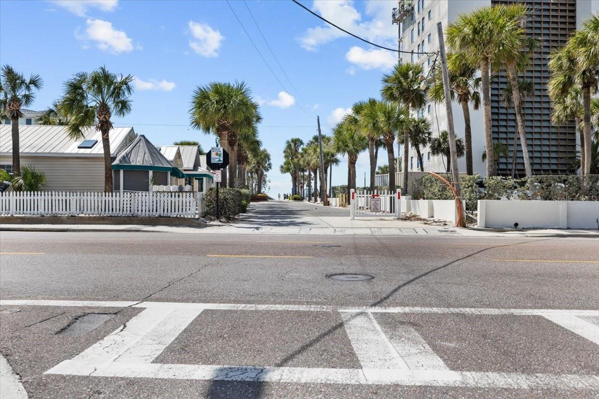 911 HARBOUR HOUSE DR, INDIAN ROCKS BEACH, FL, 33785