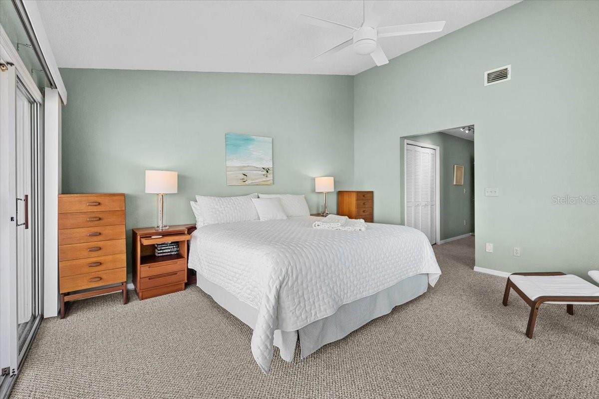 911 HARBOUR HOUSE DR, INDIAN ROCKS BEACH, FL, 33785