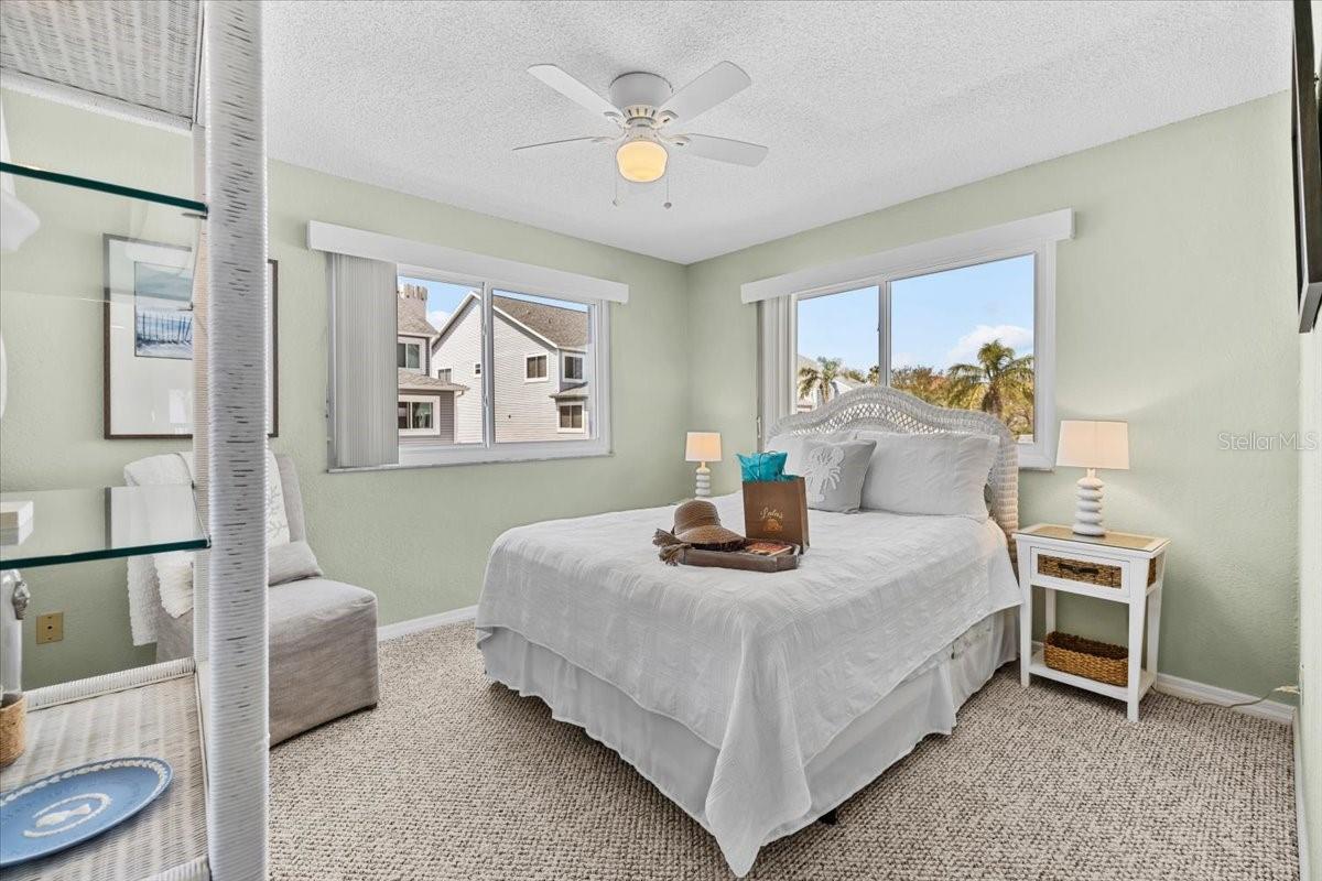 911 HARBOUR HOUSE DR, INDIAN ROCKS BEACH, FL, 33785