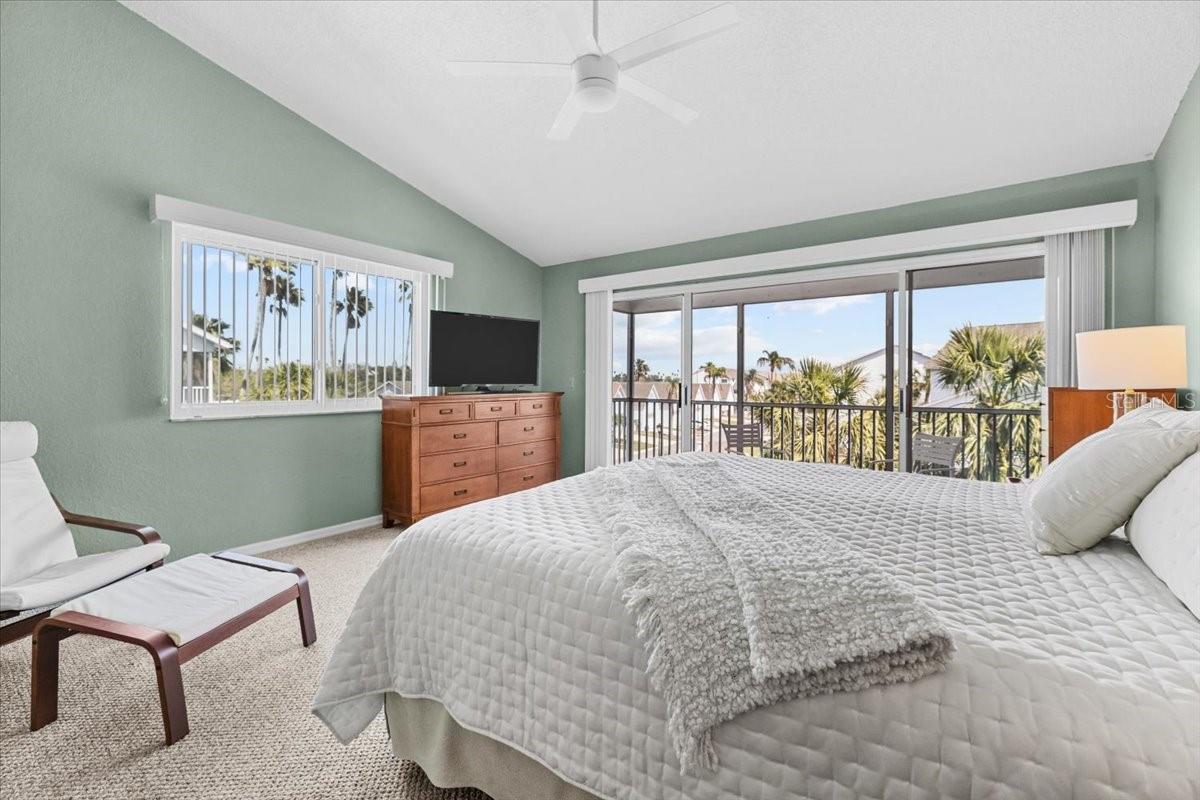 911 HARBOUR HOUSE DR, INDIAN ROCKS BEACH, FL, 33785