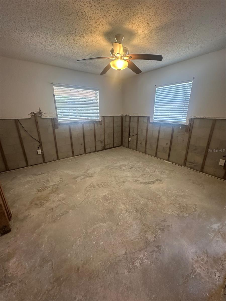 1850 OKLAHOMA AVE NE, ST PETERSBURG, FL, 33703