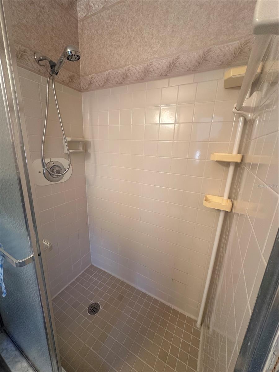 1850 OKLAHOMA AVE NE, ST PETERSBURG, FL, 33703