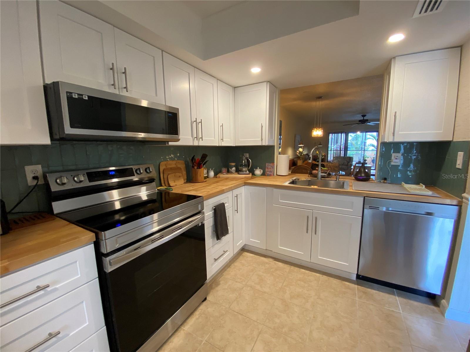 2000 FORREST NELSON BLVD #G2, PORT CHARLOTTE, FL, 33952