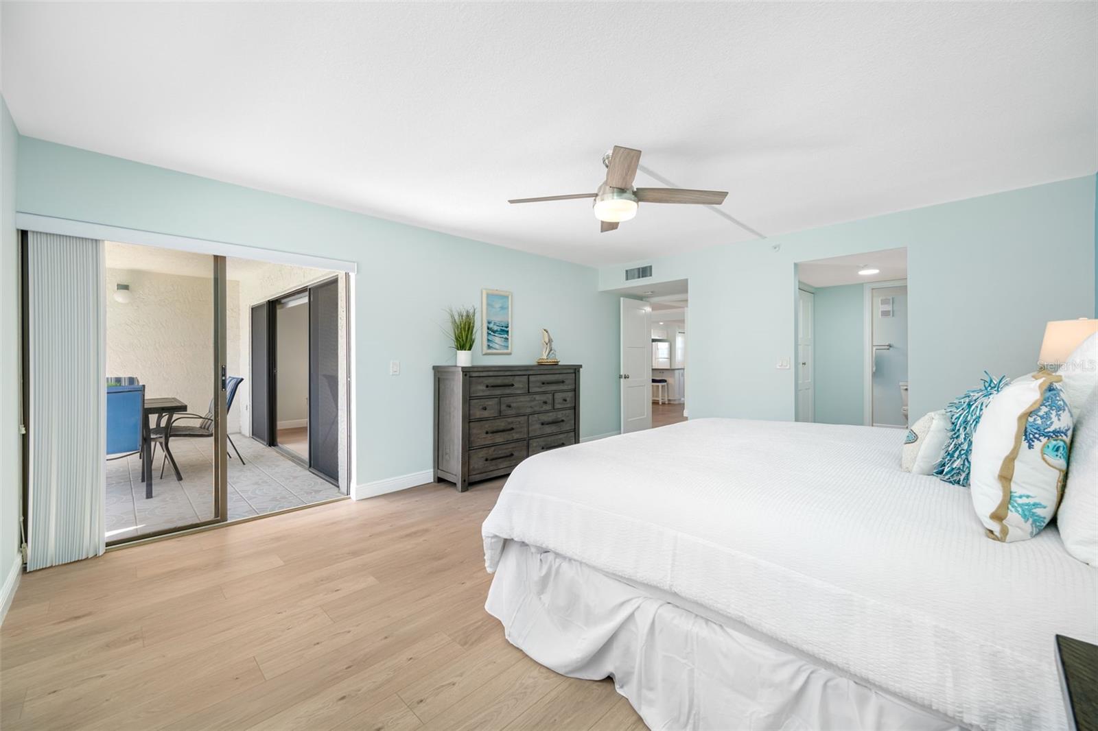 19531 GULF BLVD #404, INDIAN SHORES, FL, 33785